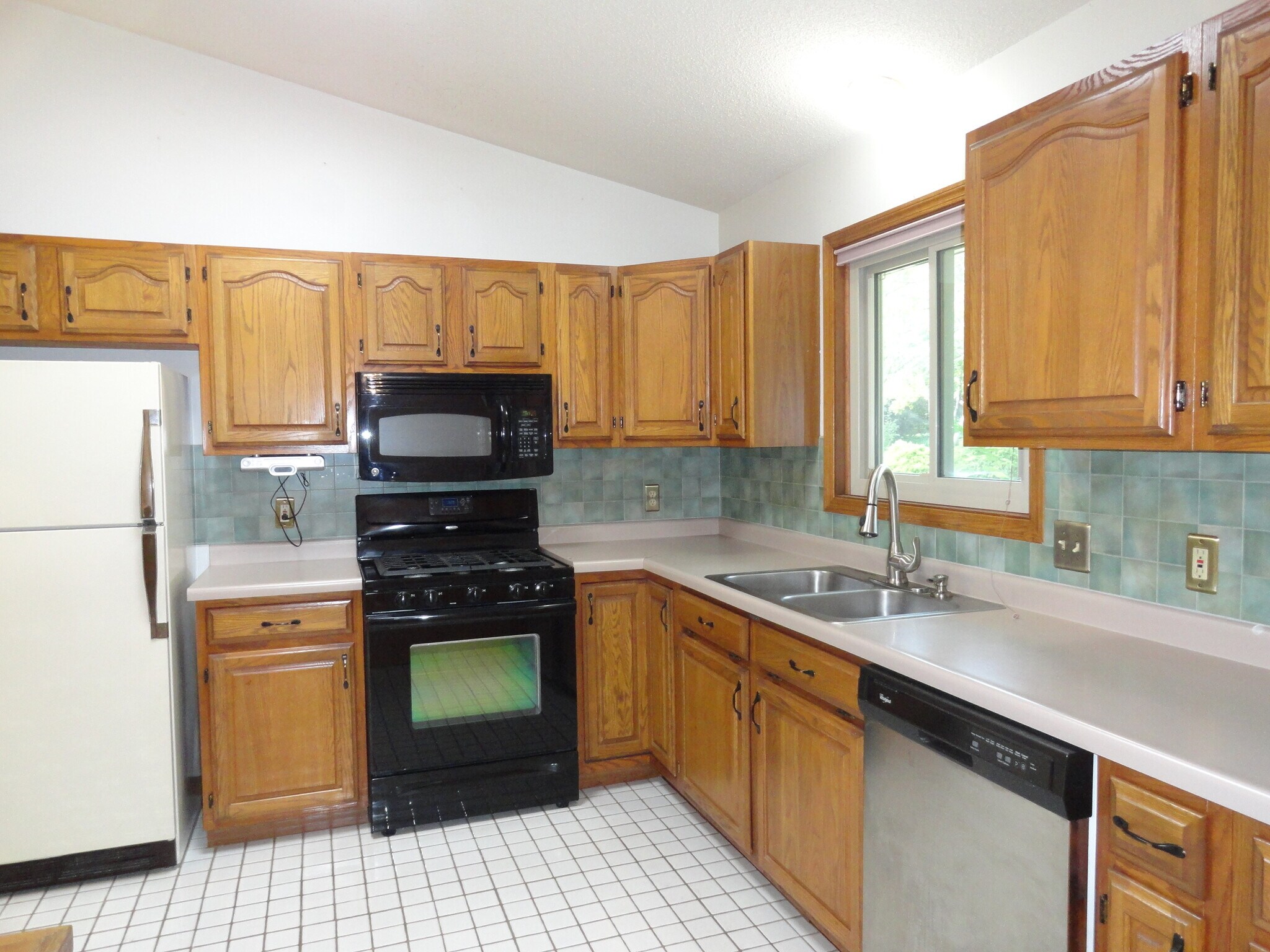 Building Photo - 503 24th Street SW