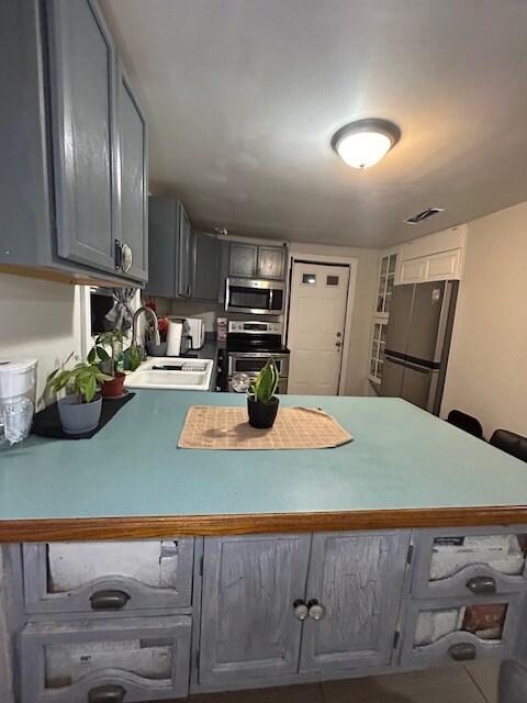 Building Photo - 329 Plainfield St