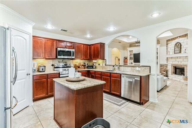 Building Photo - 1507 Hazelnut Dr