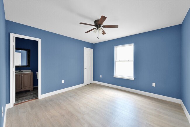 Building Photo - 11375 Allwood St