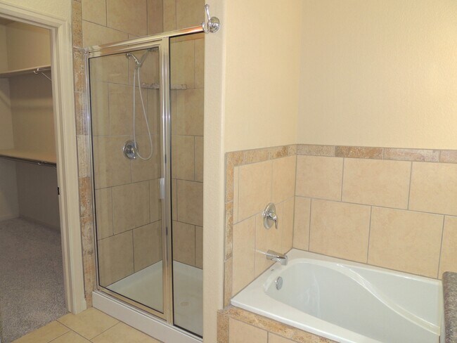 Building Photo - 663 Chalisa Ave