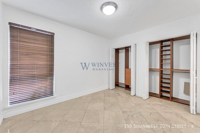 Building Photo - 150 SW 10th St