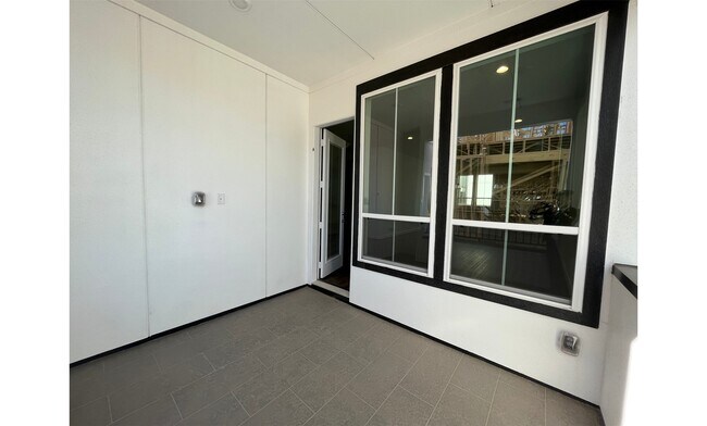 Building Photo - 2802 Grand Fountains Dr