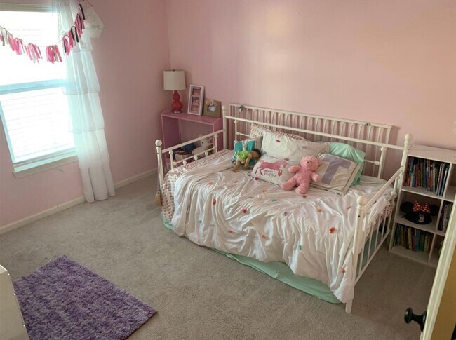 Building Photo - Hawthorne Lakes...4 Bed 2 Bath