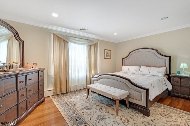 Building Photo - 787 Peach Tree Ln