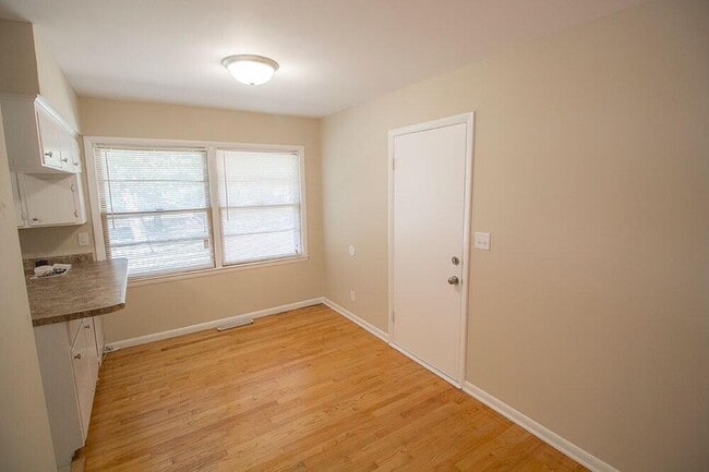 Building Photo - 2309 Highland Dr