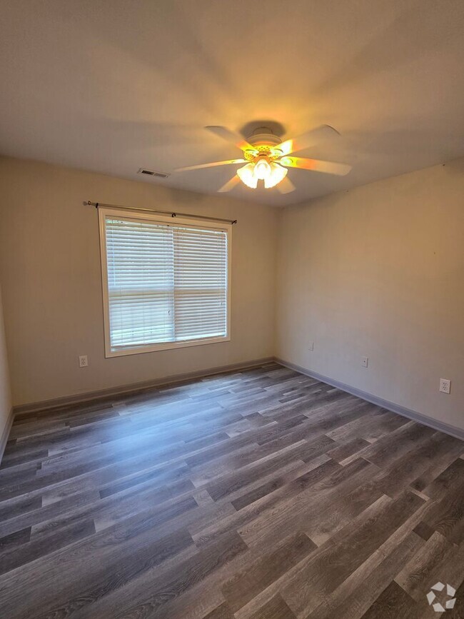 Building Photo - 3 Bed, 2 Bath Family Home in Moore, SC