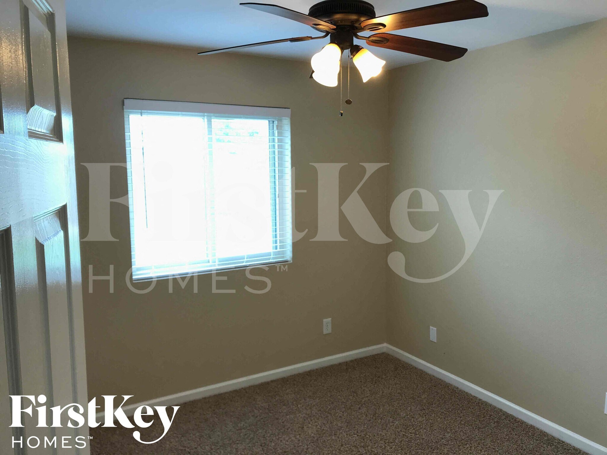 Building Photo - 4149 W Shangri La Rd