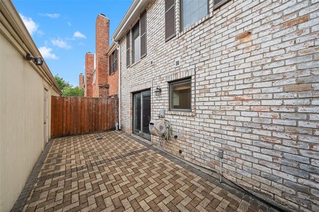Building Photo - 624 Augusta Dr