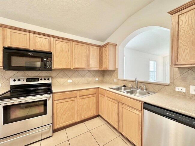 Building Photo - 1015 Aiken Dr