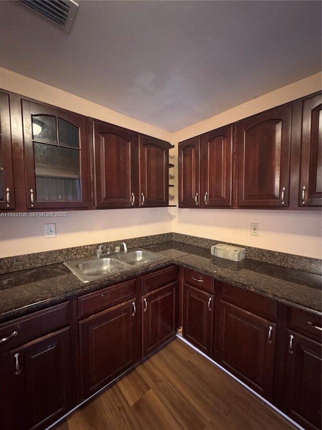 Building Photo - 3410 Java Plum Ave