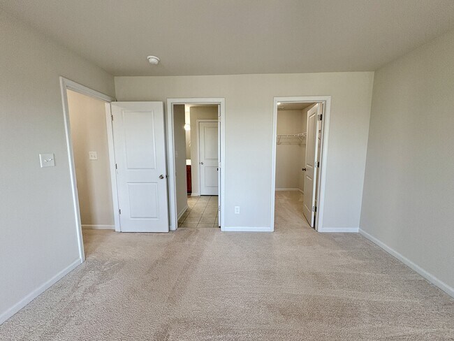 Building Photo - 189 Traverse Dr