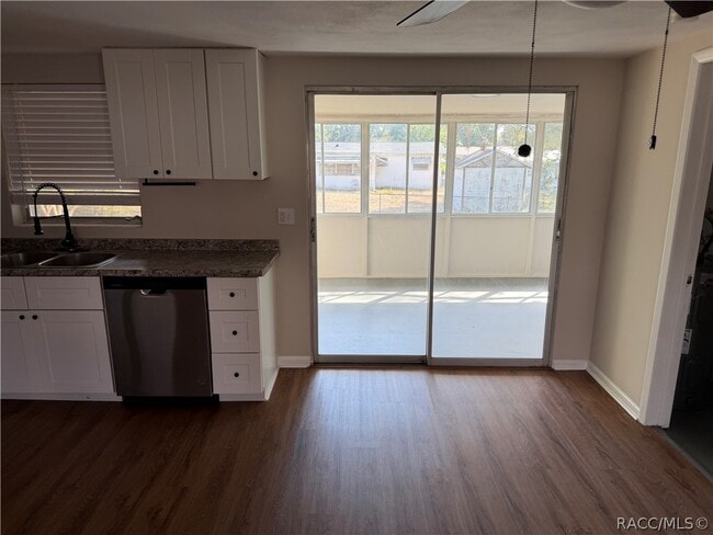 Building Photo - 7 N Jackson St