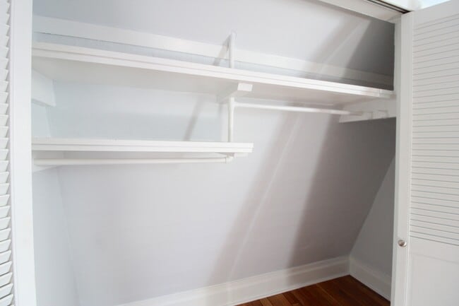 Building Photo - Dolores Heights: Sun-filled 1 Bedroom Home...