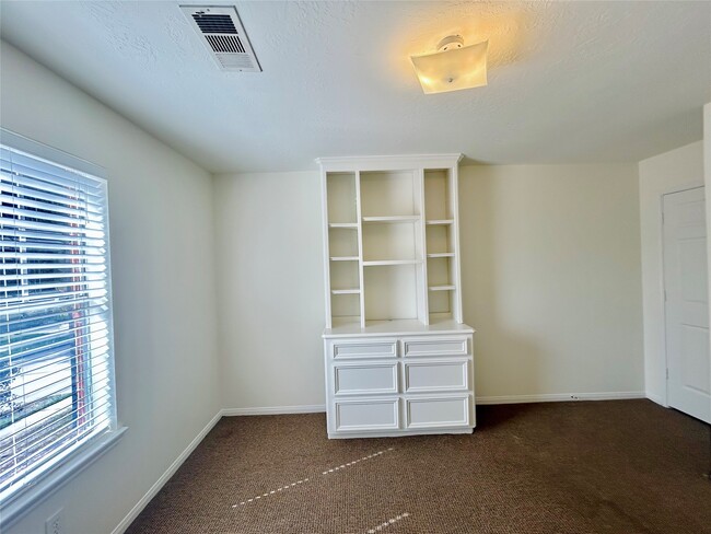 Building Photo - 12422 Glenleigh Dr