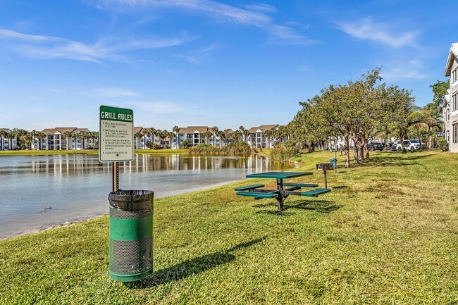 Building Photo - 2850 N Oakland Forest Dr