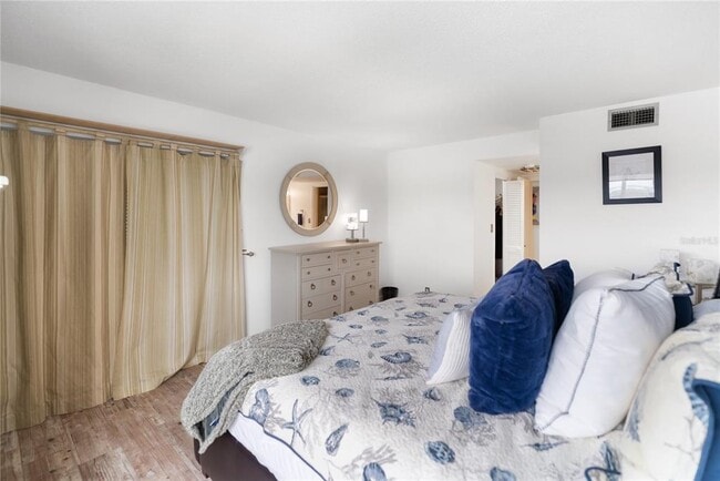 Building Photo - 1750 Benjamin Franklin Dr