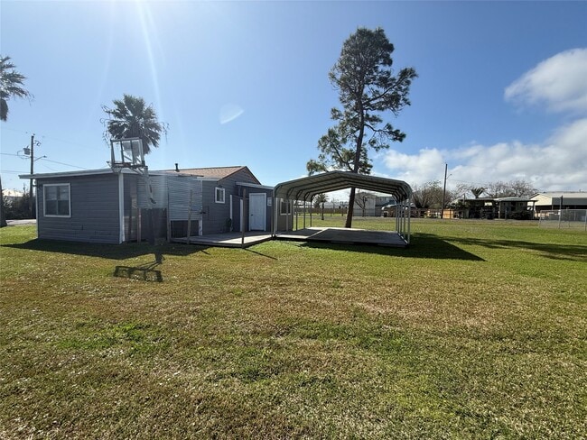 Building Photo - 642 5th St