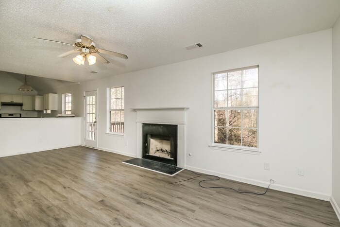 Building Photo - 195 Cinnamon Oak Cir