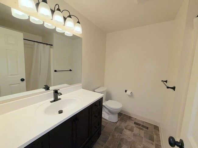 Building Photo - NW Reno Single Story House - 2 Car Garage/Fully Landscaped Yard