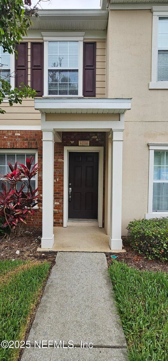 Building Photo - 8100 Summer Palm Ct