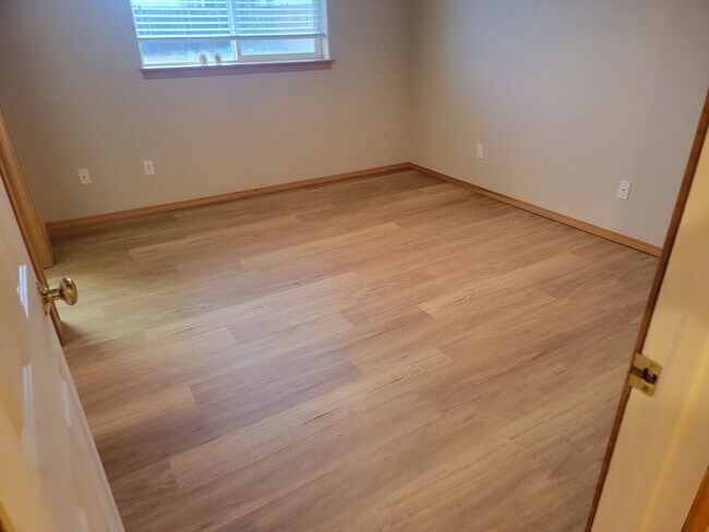 Building Photo - **Half off Full 1st Month's Rent** Great 3-bed Home In Spokane Valley