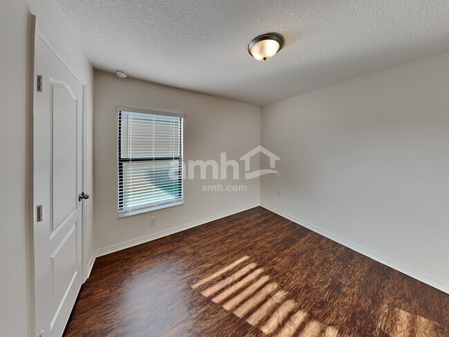 Building Photo - 823 Chatham Walk Dr