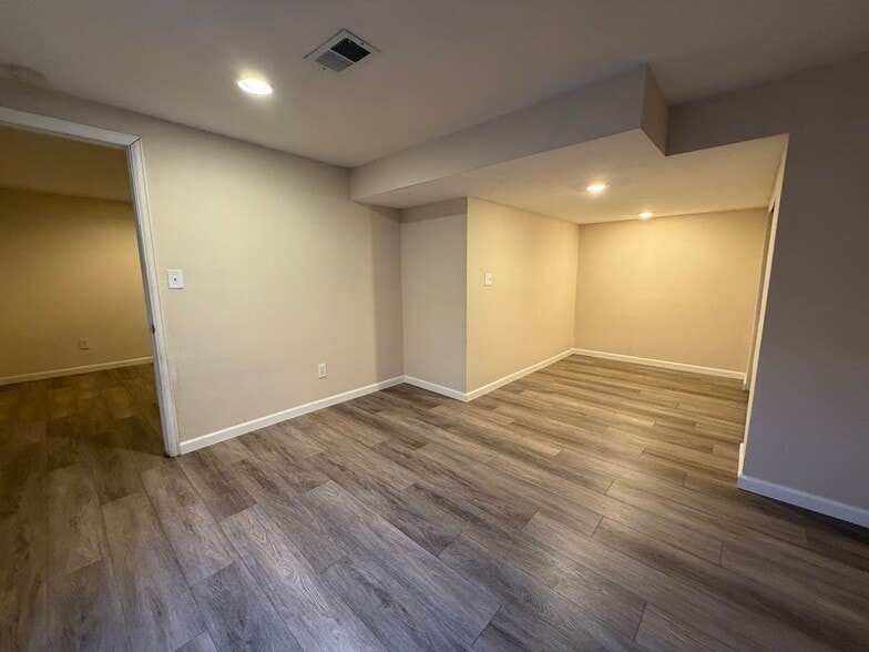 Building Photo - 12536 Forest Dr