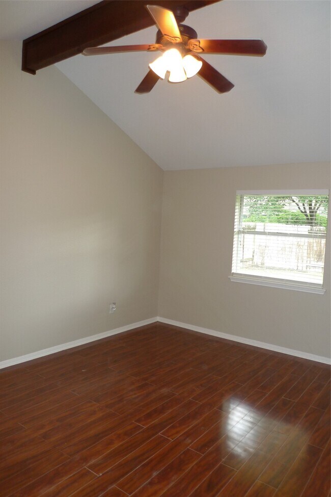 Building Photo - 15406 Ensenada Dr