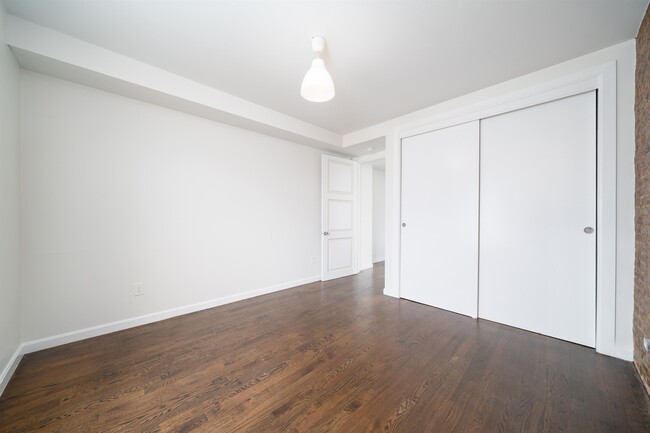 Building Photo - 386 Bergen Ave