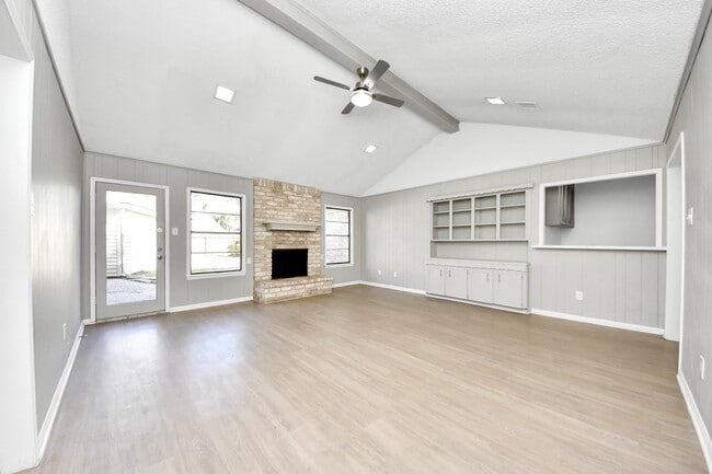 Building Photo - 6222 Vickijohn Dr