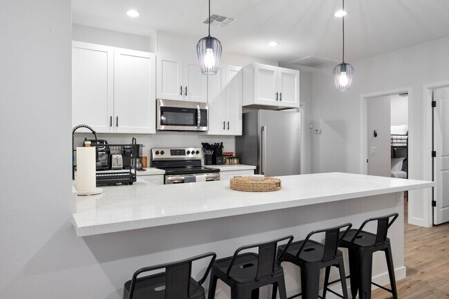 Building Photo - 3806 E Polk St