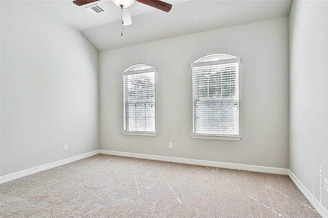 Building Photo - 40 Woodland Hills Dr