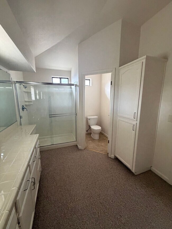 Building Photo - Beautifully Updated 2-bedroom 2 bath home blocks from Downtown Martinez!