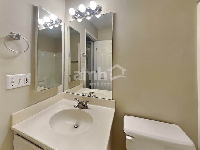 Building Photo - 116 Laurel Meadows Pky