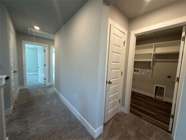 Building Photo - 7312 Acela Trl