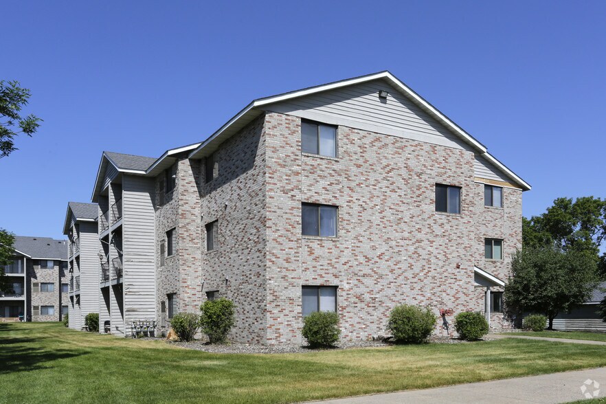 Baneberry Estates 1120511255 Hanson Blvd Coon Rapids MN 55433 Apartment Finder