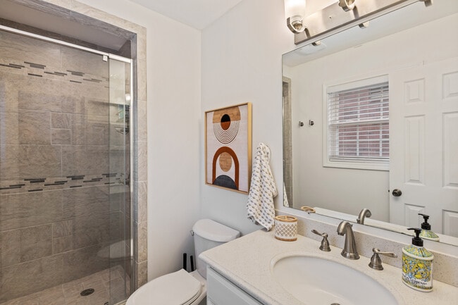 Building Photo - 6864 Aspenhill Dr