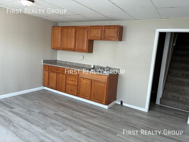 Building Photo - 129 S Main St