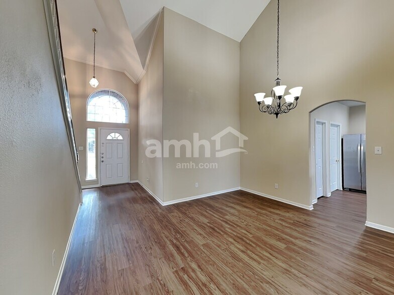 Building Photo - 2902 Auburn Falls Ln