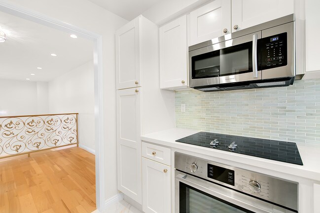 Building Photo - 1745 Selby Ave