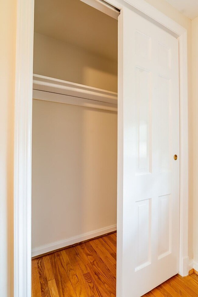 Building Photo - MUST SEE! Cozy Corner Cape in Chevy Chase is Move-in Ready!