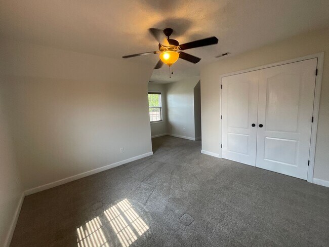 Building Photo - 404 Windover Dr