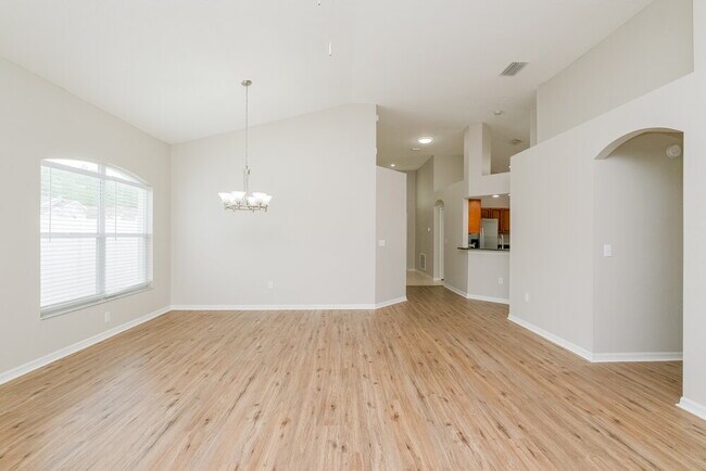 Building Photo - 1046 Crimson Clover Ln