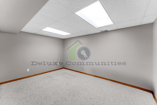 Building Photo - Beautiful Spacious 4 Bedroom Kentwood Home