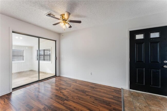 Building Photo - 153 Halleck Ln