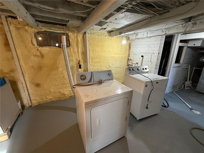 Building Photo - 803 7th St S