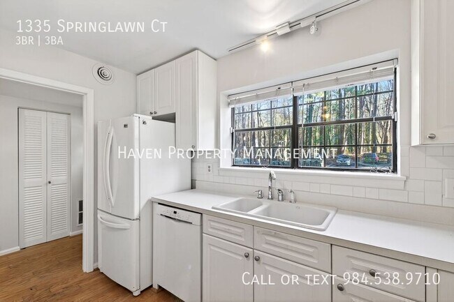 Building Photo - 1335 Springlawn Ct