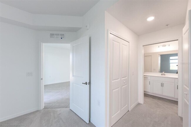 Building Photo - 14121 Heritage Landing Blvd