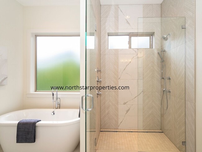 Building Photo - Tranquil Elevated Design in Tigard